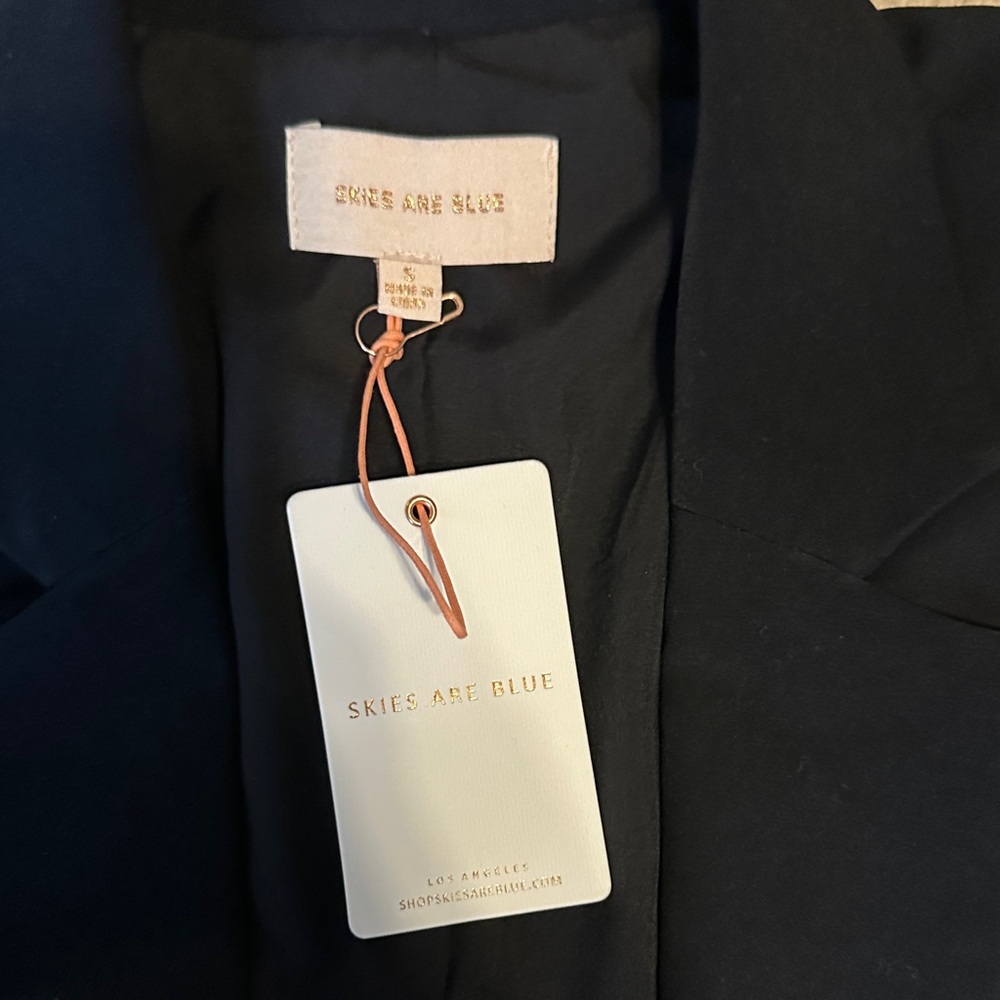 Skies Are Blue Elegant Black Blazer - Picture 2 of 5